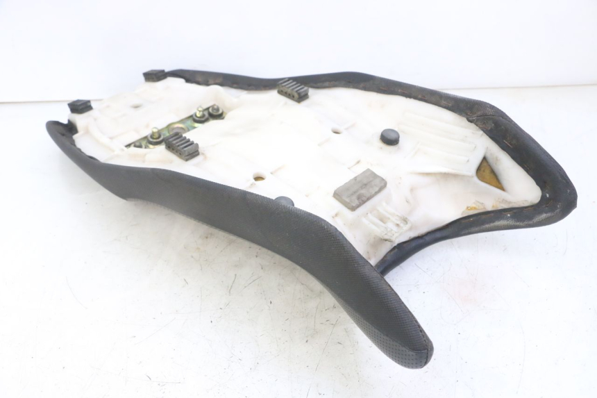 photo de SIEDZENIE SUZUKI GS GSE 500 (2001 - 2003) - Zoom stanu zużycia