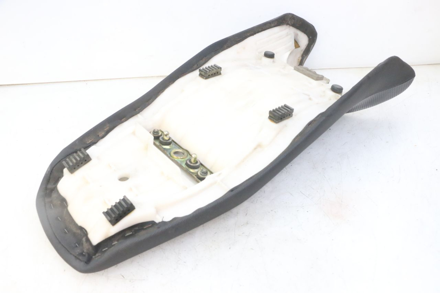 photo de SIEDZENIE SUZUKI GS GSE 500 (2001 - 2003) - Inny kąt widzenia