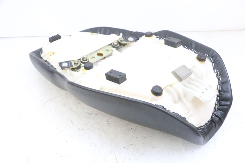 photo de SIEDZENIE SUZUKI GSF N BANDIT 600 (1996 - 1999) - Inny kąt widzenia