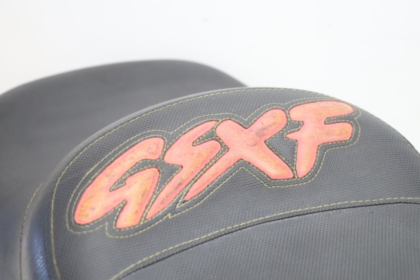 photo de SIEDZENIE SUZUKI GSX F GSXF 750 (1988 - 1998) - Zoom stanu zużycia