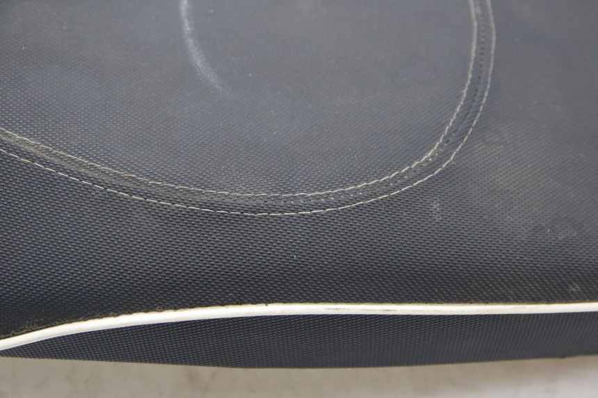 photo de SIEDZENIE JM MOTORS GT LINE 4T 50 (2021 - 2023) - Struktura - zbliżenie