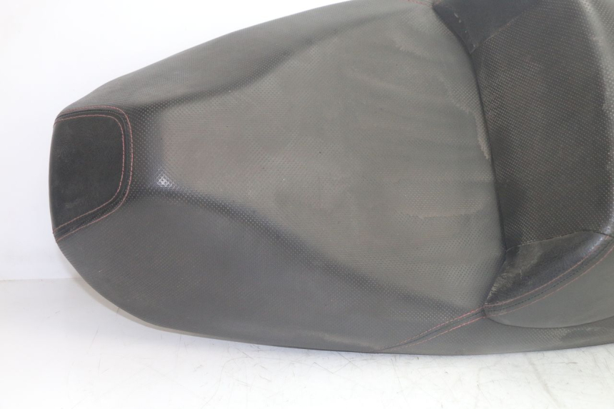 photo de SIEDZENIE SYM GTS EVO 125 (2009 - 2013) - Szczegół części