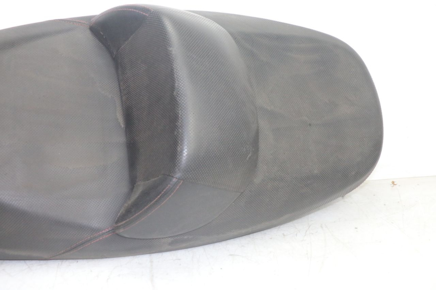 photo de SIEDZENIE SYM GTS EVO 125 (2009 - 2013) - Zoom stanu zużycia