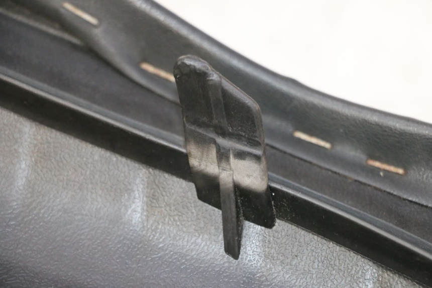 photo de SIEDZENIE DAELIM HISTORY 125 (2001 - 2002) - Szczegół części