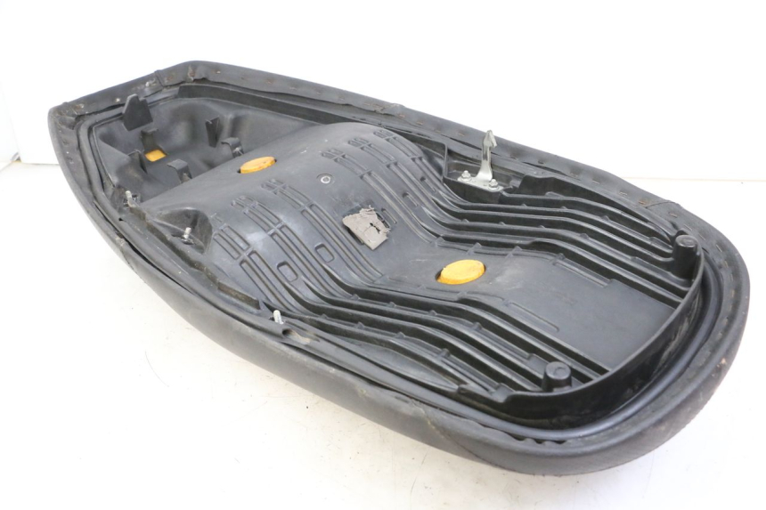 photo de SIEDZENIE HONDA FES S-WING SWING ABS 125 (2007 - 2015) - Zbliżenie komponentów