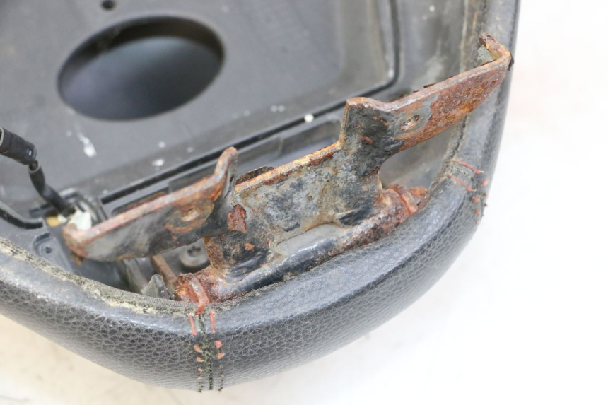 photo de SIEDZENIE PIAGGIO IE MP3 YOURBAN 300 (2011 - 2016) - Szczegół części