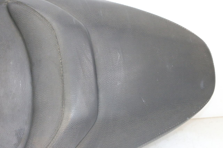 photo de SIEDZENIE PIAGGIO IE MP3 YOURBAN 300 (2011 - 2016) - Szczegół części