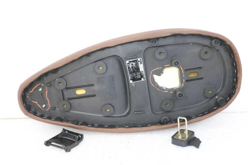 photo de SIEDZENIE JM MOTORS VX 125 (2022 - 2025) - Szczegóły charakterystyczne