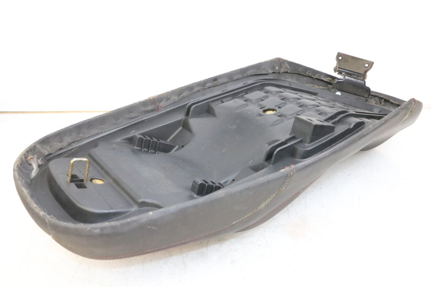 photo de SIEDZENIE SYM JOYRIDE EVO 125 (2009 - 2016) - Zoom stanu zużycia