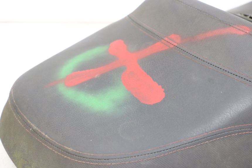 photo de SIEDZENIE SYM JOYRIDE EVO 125 (2009 - 2016) - Oznaczenia i referencje