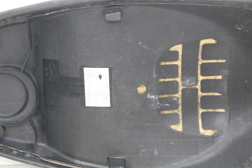 photo de SIEDZENIE PEUGEOT KISBEE 2T 50 (2010 - 2017) - Struktura - zbliżenie