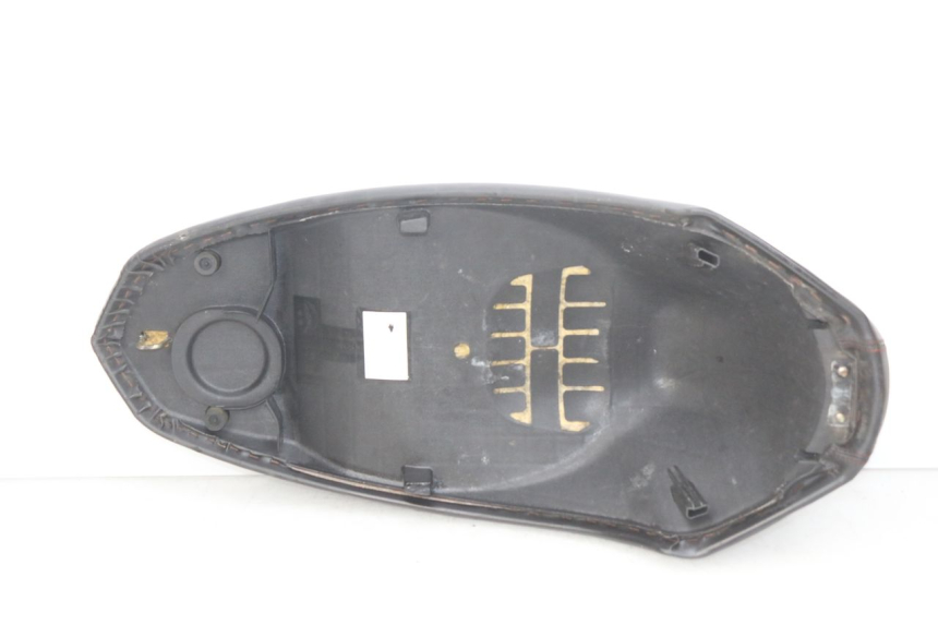 photo de SIEDZENIE PEUGEOT KISBEE 2T 50 (2010 - 2017) - Zoom jakości