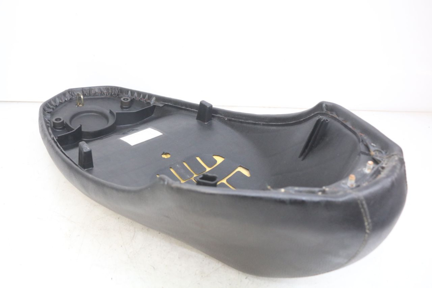 photo de SIEDZENIE PEUGEOT KISBEE 2T 50 (2010 - 2017) - Stan powierzchni