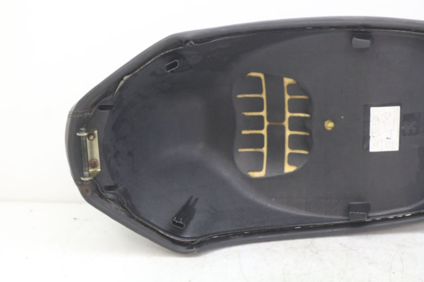 photo de SIEDZENIE PEUGEOT KISBEE 2T 50 (2010 - 2017) - Inny kąt widzenia