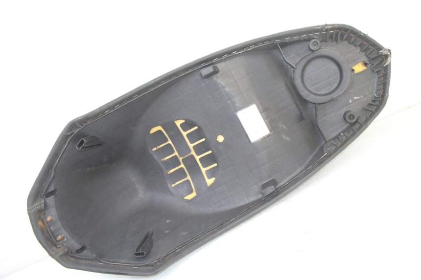 photo de SIEDZENIE PEUGEOT KISBEE 2T 50 (2010 - 2017) - Punkty mocowania