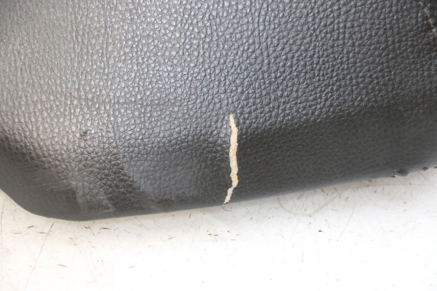 photo de SIEDZENIE PEUGEOT KISBEE 2T 50 (2010 - 2017) - Zbliżenie techniczne