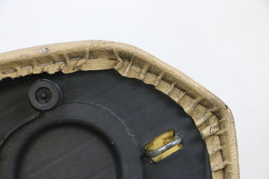 photo de SIEDZENIE PEUGEOT KISBEE 2T 50 (2010 - 2017) - Inny kąt widzenia