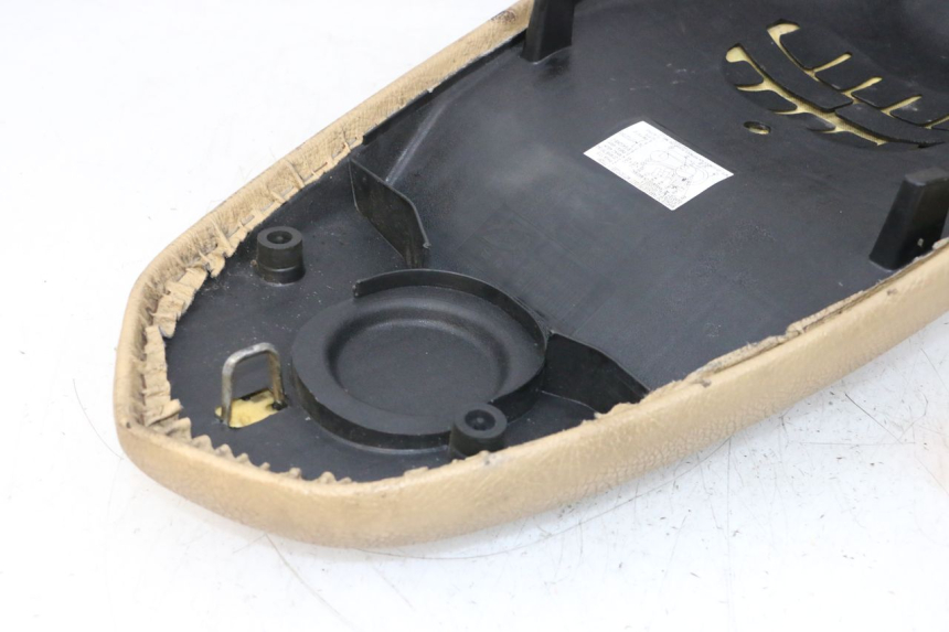 photo de SIEDZENIE PEUGEOT KISBEE 2T 50 (2010 - 2017) - Oznaczenia i referencje