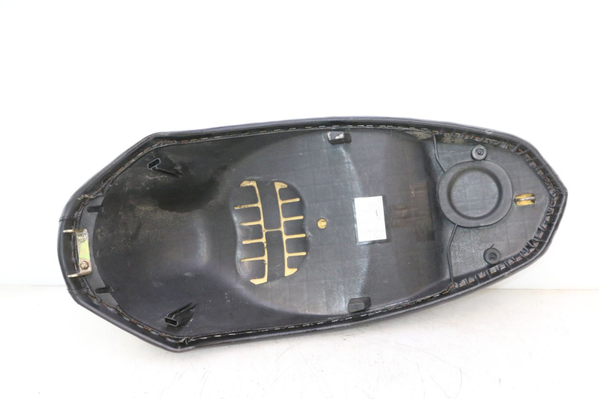 photo de SIEDZENIE PEUGEOT KISBEE 2T 50 (2010 - 2017) - Inny kąt widzenia