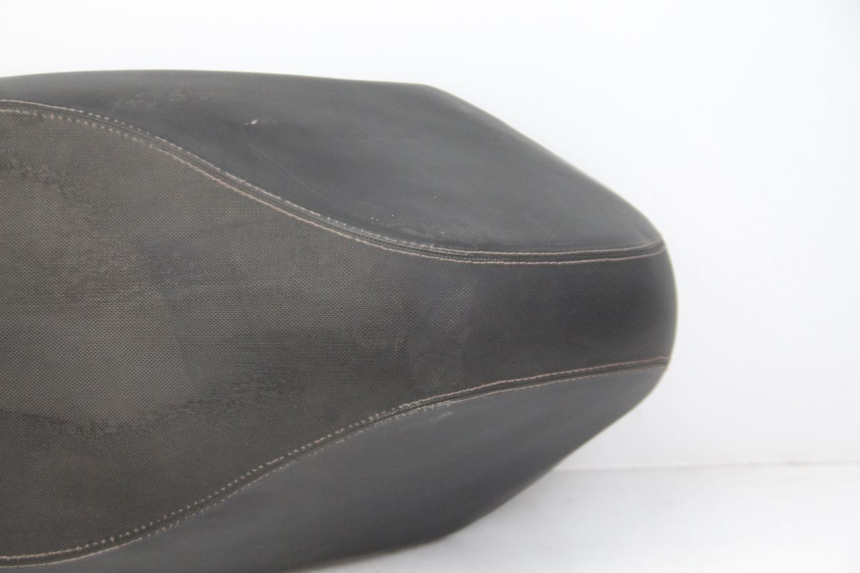 photo de SIEDZENIE PEUGEOT KISBEE 4T 50 (2018 - 2022) - Zoom stanu zużycia