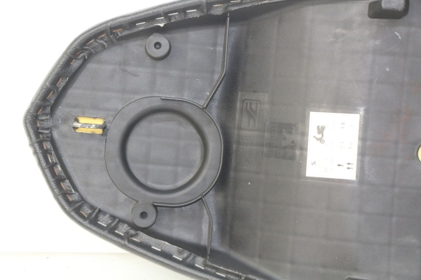 photo de SIEDZENIE PEUGEOT KISBEE 4T 50 (2018 - 2022) - Szczegóły charakterystyczne