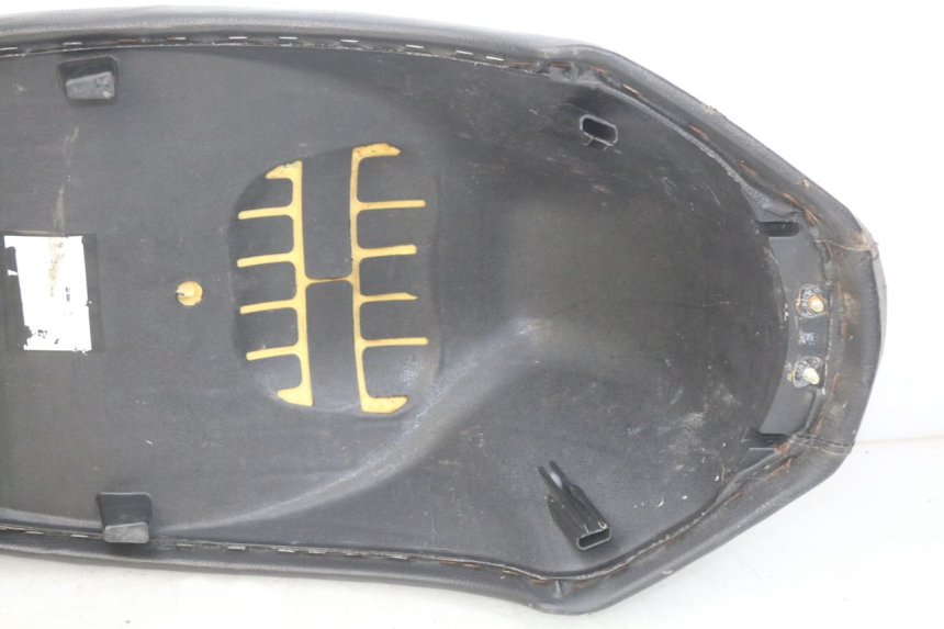 photo de SIEDZENIE PEUGEOT KISBEE 4T 50 (2010 - 2017) - Widok z bliska