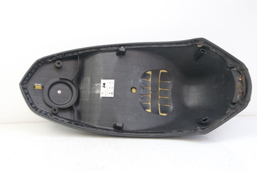 photo de SIEDZENIE PEUGEOT KISBEE 4T 50 (2018 - 2022) - Inny kąt widzenia