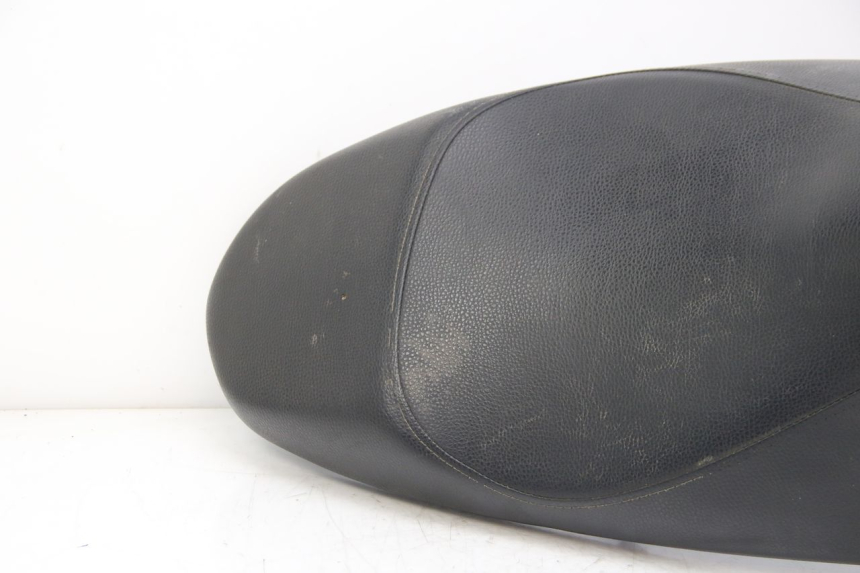 photo de SIEDZENIE PEUGEOT KISBEE 4T 50 (2018 - 2022) - Stan powierzchni