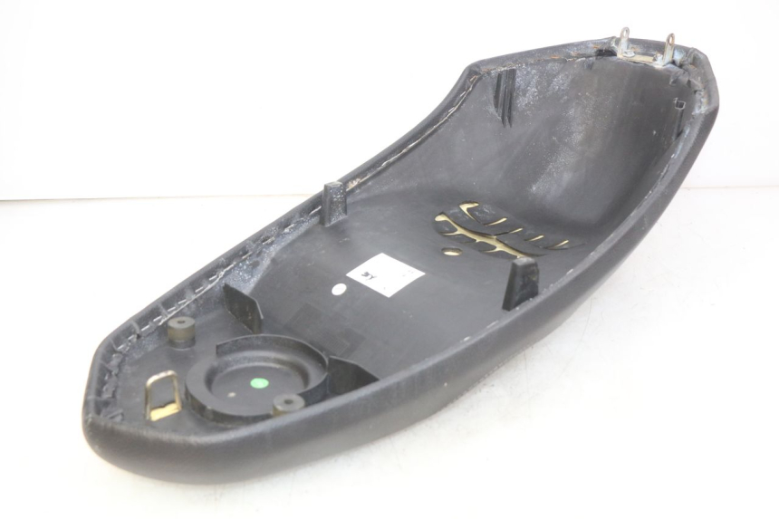 photo de SIEDZENIE PEUGEOT KISBEE 4T 50 (2018 - 2022) - Stan powierzchni