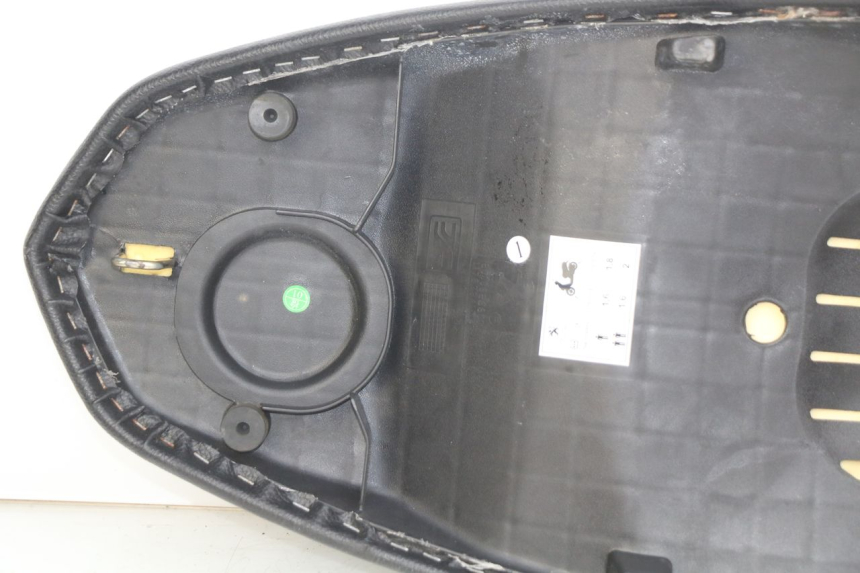 photo de SIEDZENIE PEUGEOT KISBEE 4T 50 (2018 - 2022) - Oznaczenia i referencje