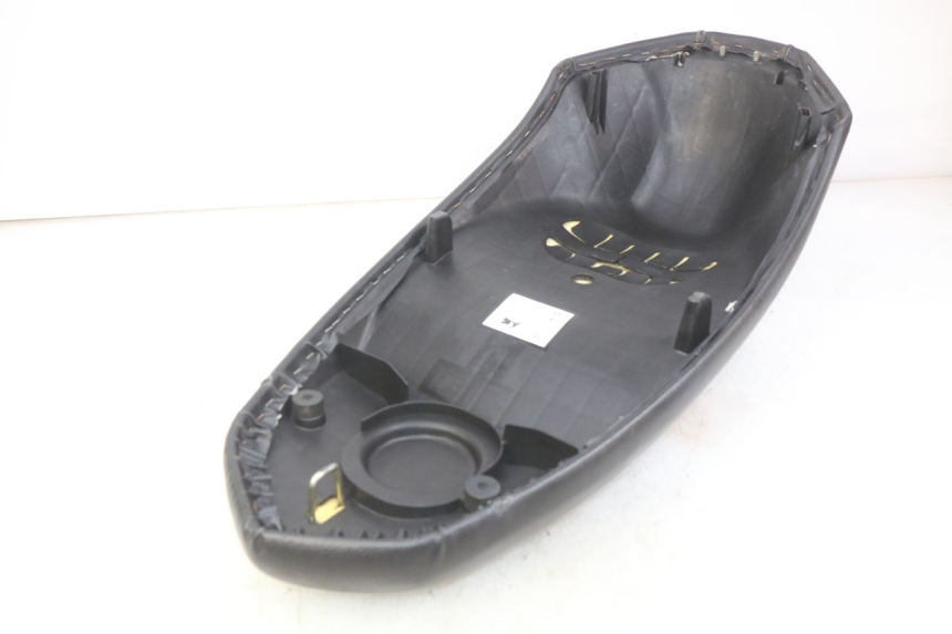 photo de SIEDZENIE PEUGEOT KISBEE 4T 50 (2018 - 2022) - Zbliżenie komponentów