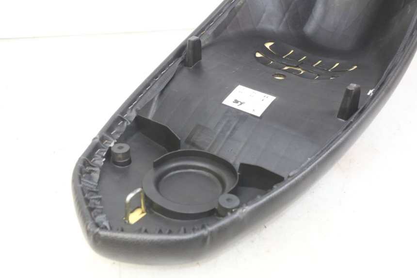 photo de SIEDZENIE PEUGEOT KISBEE 4T 50 (2018 - 2022) - Widok z bliska