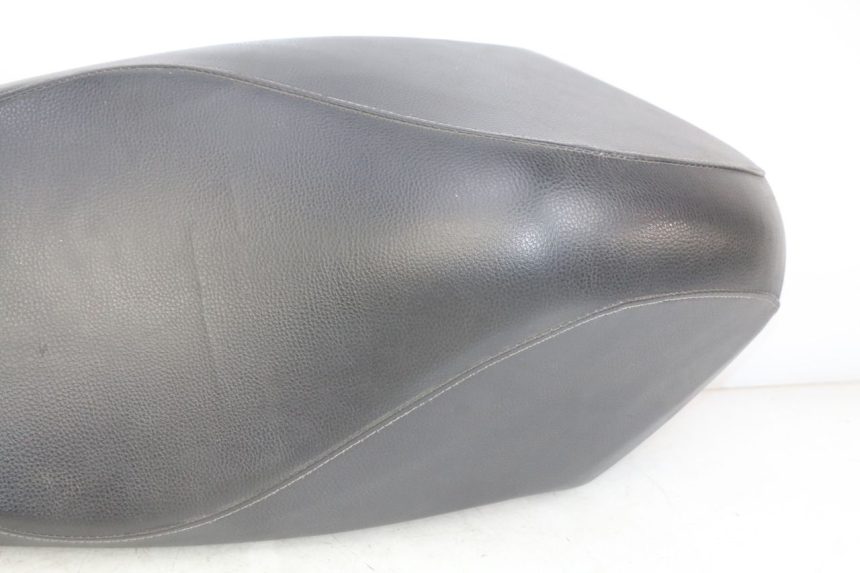 photo de SIEDZENIE PEUGEOT KISBEE 4T 50 (2018 - 2022) - Zoom jakości