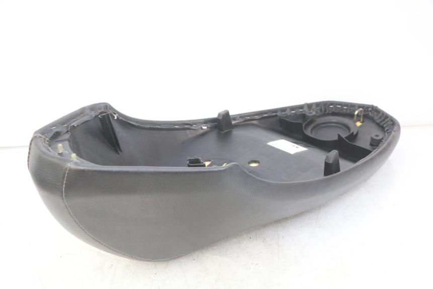 photo de SIEDZENIE PEUGEOT KISBEE 4T 50 (2018 - 2022) - Oznaczenia i referencje