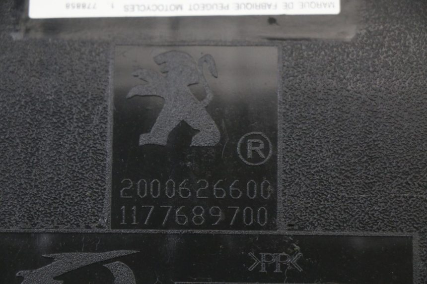 photo de SIEDZENIE PEUGEOT KISBEE 4T 50 (2010 - 2017) - Widok z bliska