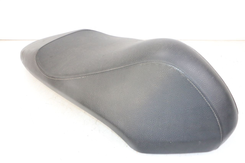 photo de SIEDZENIE PEUGEOT KISBEE 4T 50 (2018 - 2022) - Szczegół części