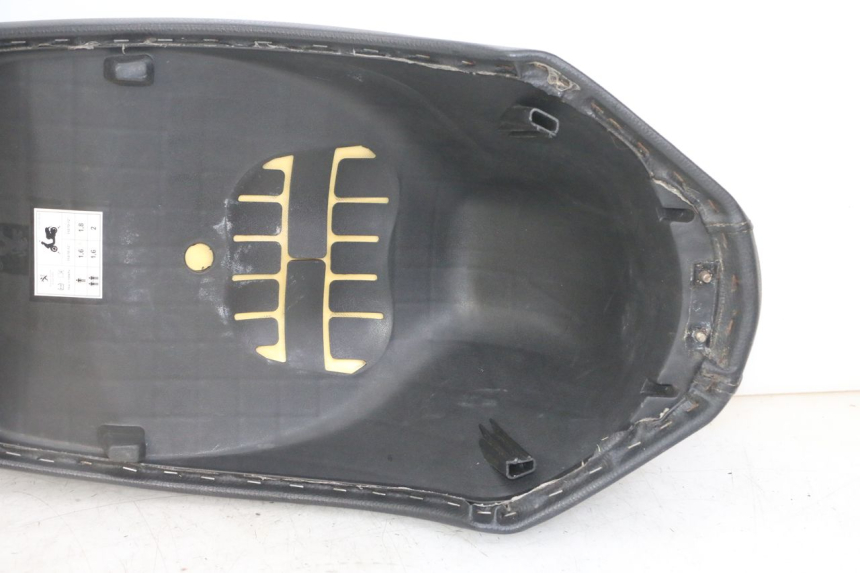 photo de SIEDZENIE PEUGEOT KISBEE 4T 50 (2018 - 2022) - Szczegóły charakterystyczne