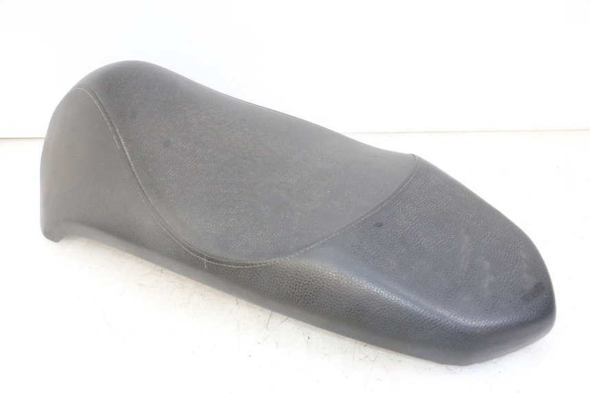 photo de SIEDZENIE PEUGEOT KISBEE 4T 50 (2018 - 2022) - Zbliżenie techniczne