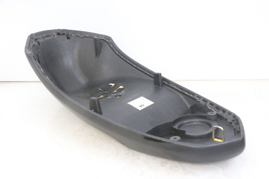 photo de SIEDZENIE PEUGEOT KISBEE 4T 50 (2018 - 2022) - Oznaczenia i referencje