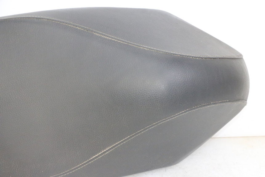 photo de SIEDZENIE PEUGEOT KISBEE 4T 50 (2018 - 2022) - Widok z bliska