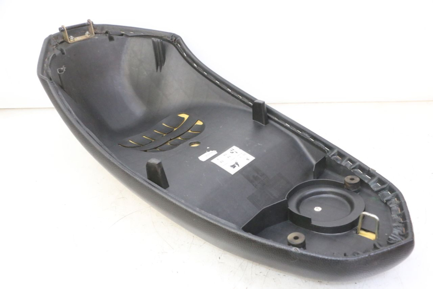 photo de SIEDZENIE PEUGEOT KISBEE 4T 50 (2018 - 2022) - Zoom stanu zużycia