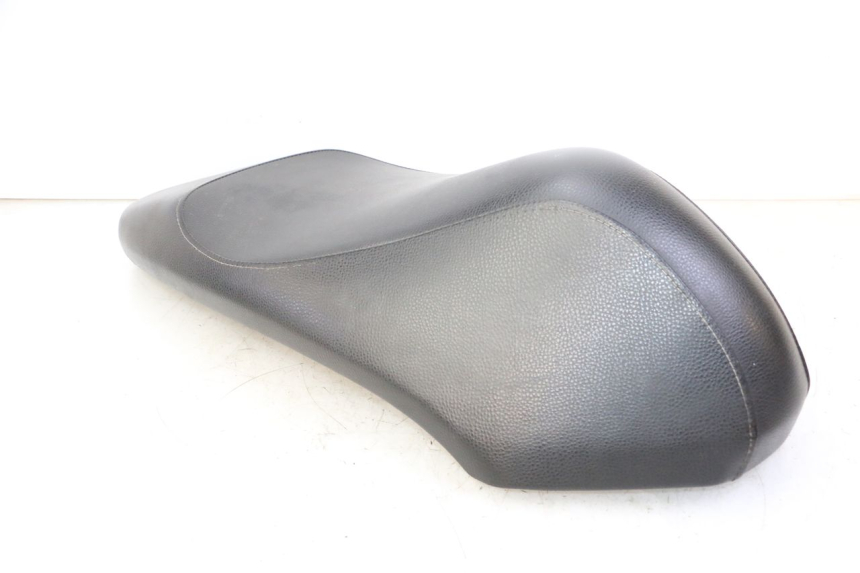 photo de SIEDZENIE PEUGEOT KISBEE 4T 50 (2018 - 2022) - Oznaczenia i referencje