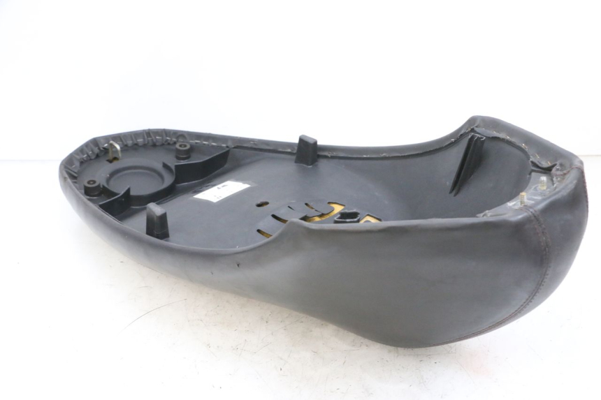 photo de SIEDZENIE PEUGEOT KISBEE 4T 50 (2018 - 2022) - Zbliżenie komponentów