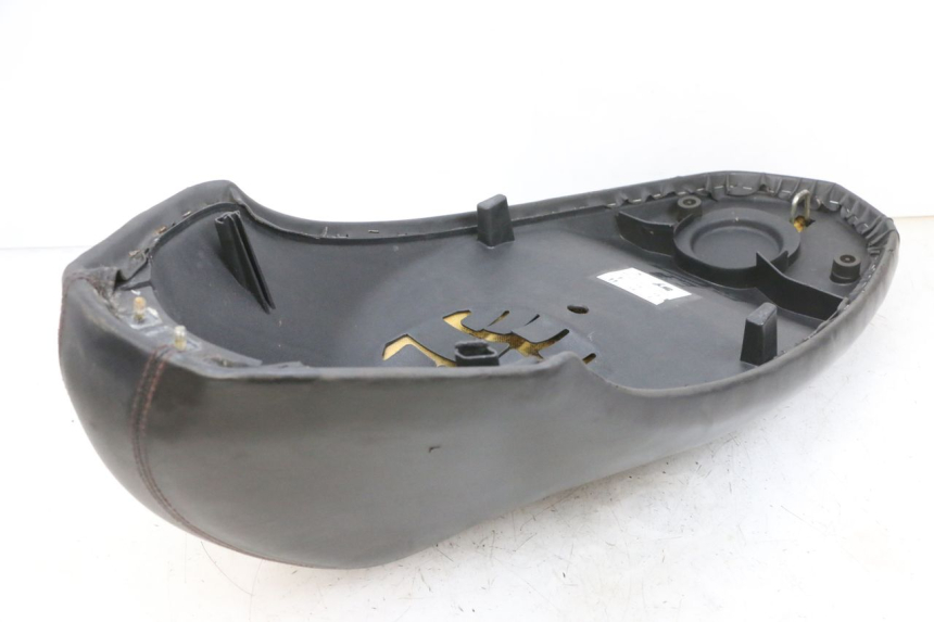 photo de SIEDZENIE PEUGEOT KISBEE 4T 50 (2018 - 2022) - Widok z bliska