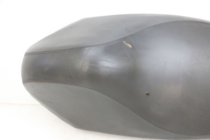 photo de SIEDZENIE PEUGEOT KISBEE 4T 50 (2018 - 2022) - Widok profilu