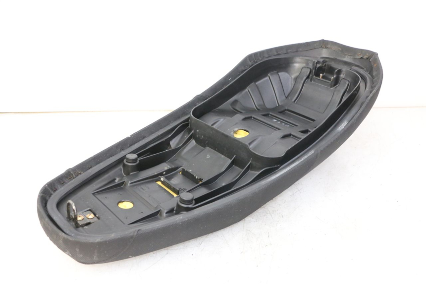 photo de SIEDZENIE KYMCO PEOPLE S 125 (2000 - 2008) - Zbliżenie techniczne