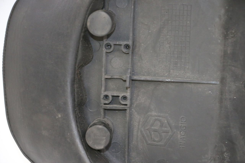 photo de SIEDZENIE PIAGGIO LIBERTY 125 (1998 - 2008) - Szczegóły charakterystyczne