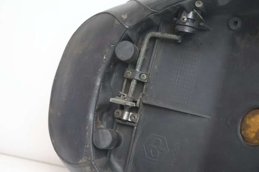 photo de SIEDZENIE PIAGGIO LIBERTY 125 (1998 - 2008) - Oznaczenia i referencje