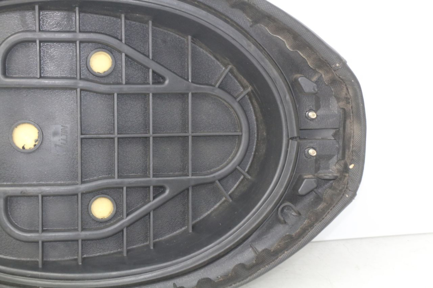 photo de SIEDZENIE VENESI LOWIGI RETRO JJ50QT-3 50 (2020 - 2022) - Punkty mocowania