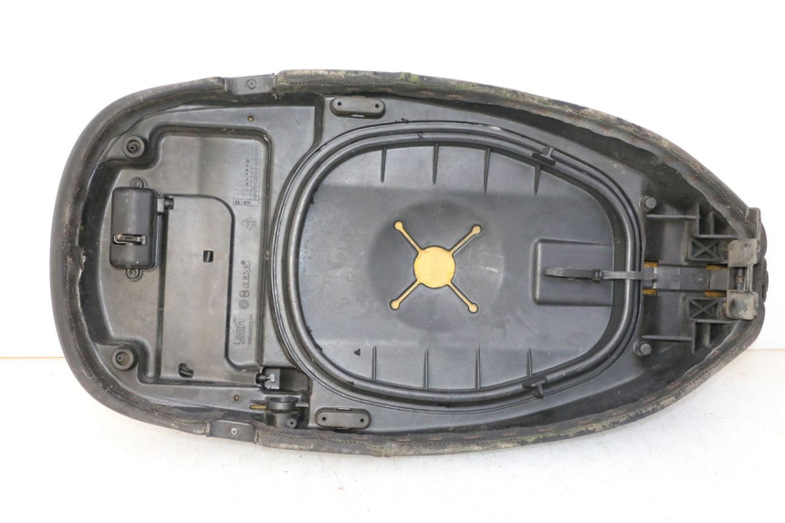 photo de SIEDZENIE PIAGGIO LXV 4T 50 (2009 - 2013) - Alternatywny kąt